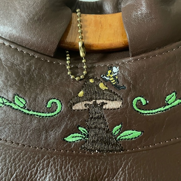 BaBee D Leather Whimsical Mushroom Embroidered Hand Bag Hobo with Wood Handles - Picture 2 of 8